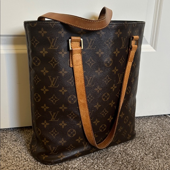 Authentic Louis Vuitton Vavin GM tote Brown Monogram Shoulder Bag - Picture 2 of 16